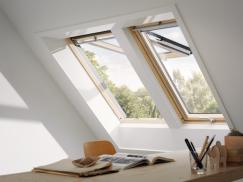 Zwei Dachfenster nebeneinander